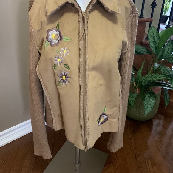Dex short embroidered jacket - Picture 8 of 8